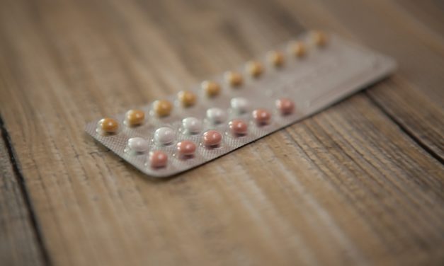 Uživatelky hormonální antikoncepce mohou trpět nedostatkem vitaminu D i když mají laboratorně normální hodnoty